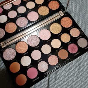 Makeup Revolution Jewel Delux Palette